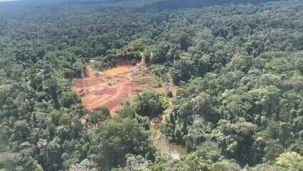 Operação tenta desmontar área de garimpo ilegal em Maués, no sul do Amazonas Operação tenta desmontar área de garimpo ilegal em Maués, no sul do Amazonas
