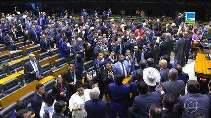 Câmara aprova urgência para votação de anistia a golpistas