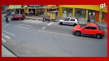 Perseguição de carro a moto termina com morte de idosa em Manaus