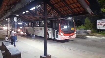 Ônibus circulam em diferentes pontos de Manaus após greve dos rodoviários