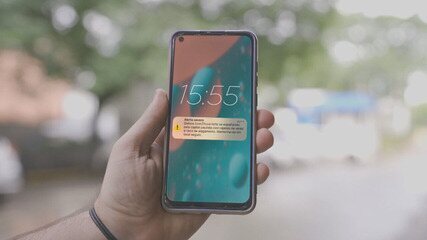 Alerta: o que acontece antes dessa mensagem da Defesa Civil chegar ao seu celular.