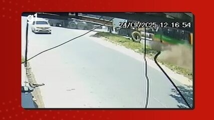 Micro-ônibus colide contra caminhão e deixa feridos na Zona Norte de Manaus