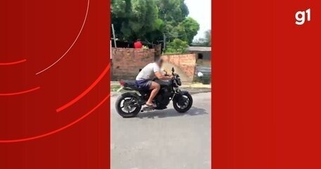 Jovem morre ao bater moto em muro durante corrida em Manaus