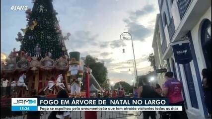Árvore de Natal do Largo de São Sebastião pega fogo em Manaus