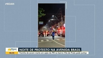 Família de jovem morto em ação da PM protesta em avenida de Manaus