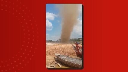 Redemoinho surpreende moradores em porto no interior do Amazonas
