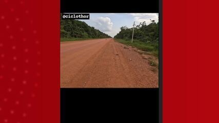 Ciclista é 'perseguido' por onça-pintada na BR-319 no Amazonas