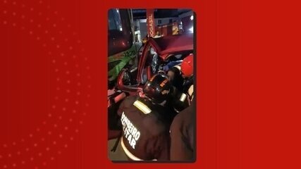 Acidente deixa motorista preso às ferragens após colisão na Zona Sul de Manaus