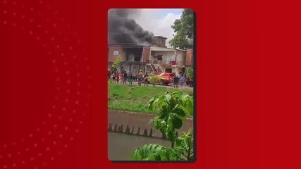 Incêndio atinge casa casa na zona sul de Manaus