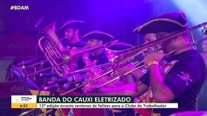 Cauxi Eletrizado arrasta foliões na segunda-feira Gorda de carnaval
