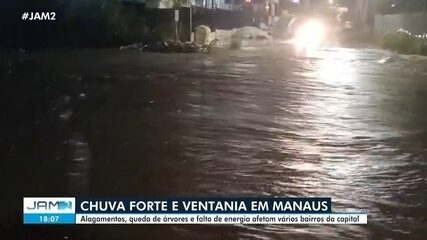 Chuva forte causa transtornos em Manaus