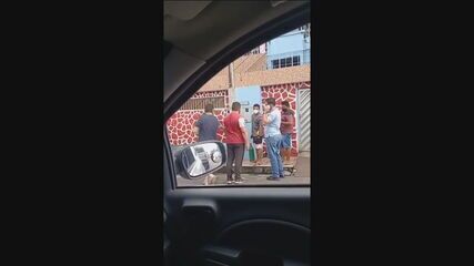 Vídeo: população tenta comprar oxigênio por conta própria em Manaus