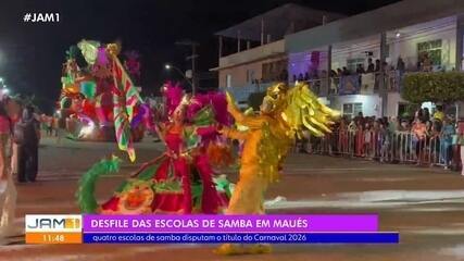 Desfile das escolas de samba anima Maués