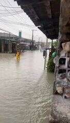 Em Manaus, moradores do bairro Armando Mendes registram rua alagada. Vídeo: Reprodução/Redes Sociais