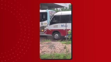 Colisão entre micro-ônibus e ônibus deixa 10 feridos na Zona Norte de Manaus