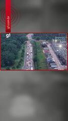 Drone registra congestionamento de 10 km na Avenida das Torres após carro derrubar poste