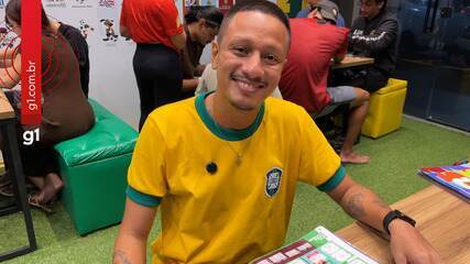 Álbum da Copa do Mundo movimenta pontos de troca e reúne colecionadores em Manaus