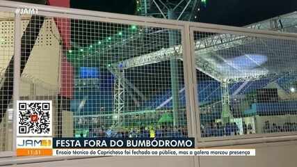 Festa fora do Bumbódromo: ensaio técnico do Caprichoso foi fechado, mas galera comparece